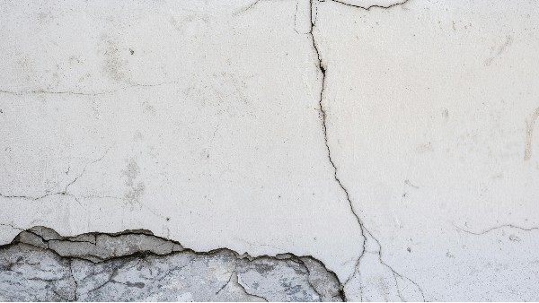 墻面開裂？別急，網(wǎng)傳超實用修復大法，讓你的家煥然一新！