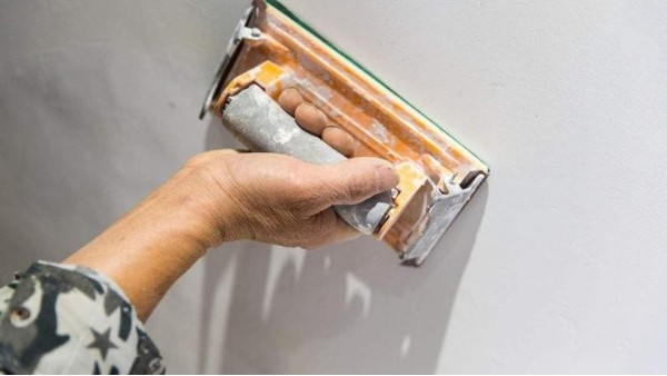 下雨天裝修必備！選擇易高好膩子，讓裝修工程不再受天氣影響