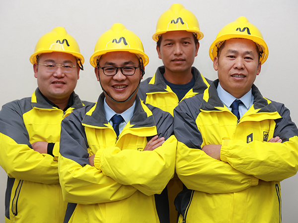 團(tuán)隊合影-易高