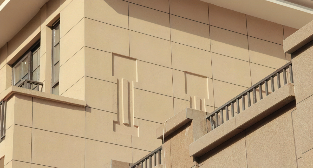 昆明仿石漆廠家告訴您，外墻仿石漆如何裝修施工能節(jié)省用料？