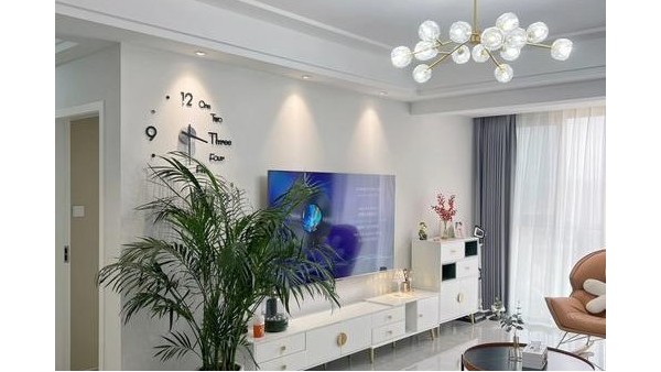 易高好膩?zhàn)犹嵝涯?，一個(gè)毛坯房，優(yōu)于低質(zhì)量裝修